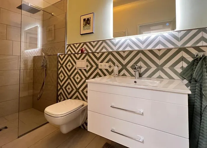 شقة Marktgefluester